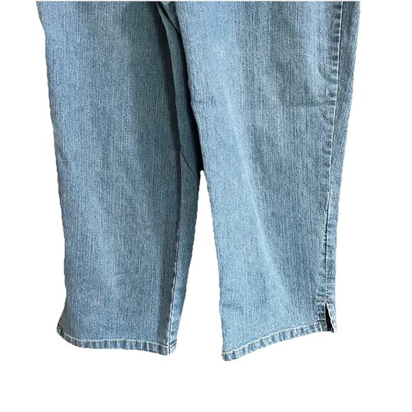 Womens Gloria Vanderbilt Capri Denim Jeans Light Wash Size 6 Meas 26x20 Slits - Picture 3 of 14